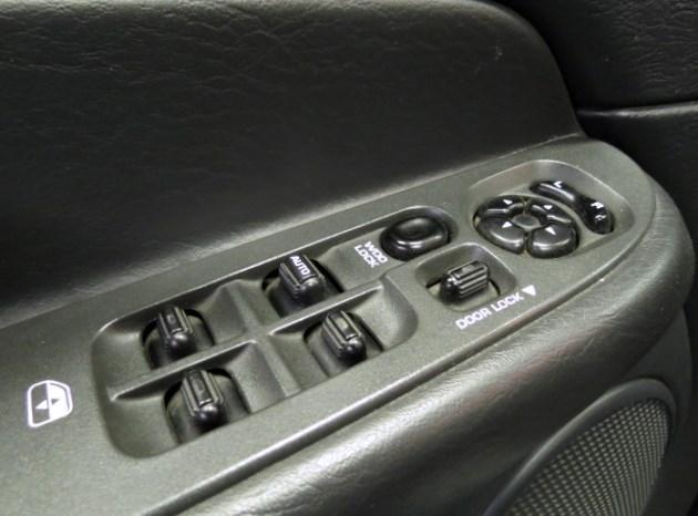 Dodge Ram 3500 2004 photo 1