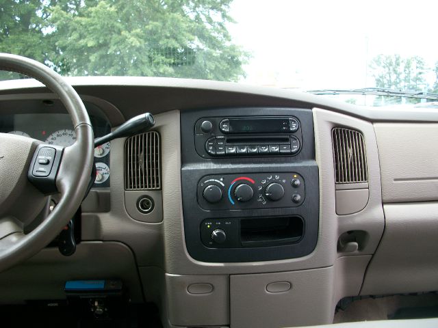 Dodge Ram 3500 2005 photo 4