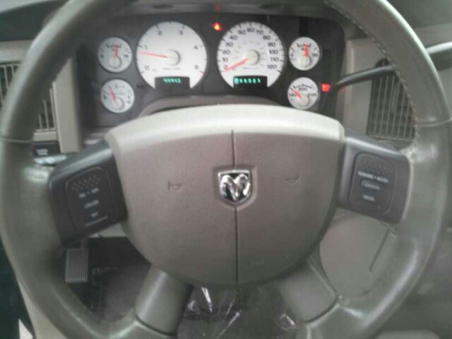 Dodge Ram 3500 2005 photo 2