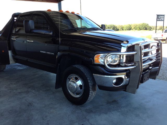 Dodge Ram 3500 2005 photo 2
