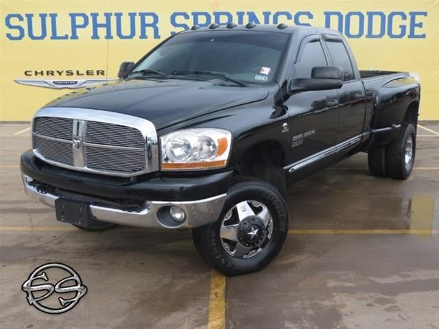 Dodge Ram 3500 SLT Hemi 4WD Pickup Truck