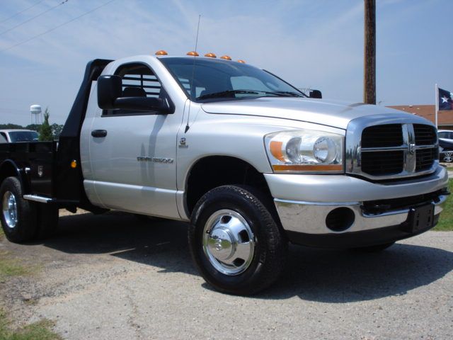 Dodge Ram 3500 2006 photo 16