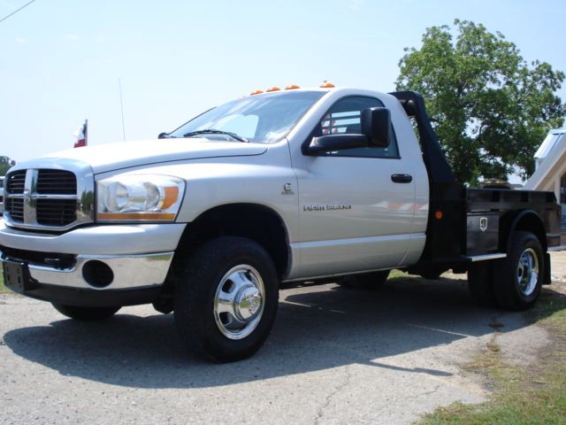 Dodge Ram 3500 2006 photo 17