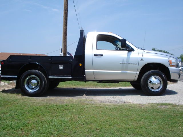 Dodge Ram 3500 2006 photo 18