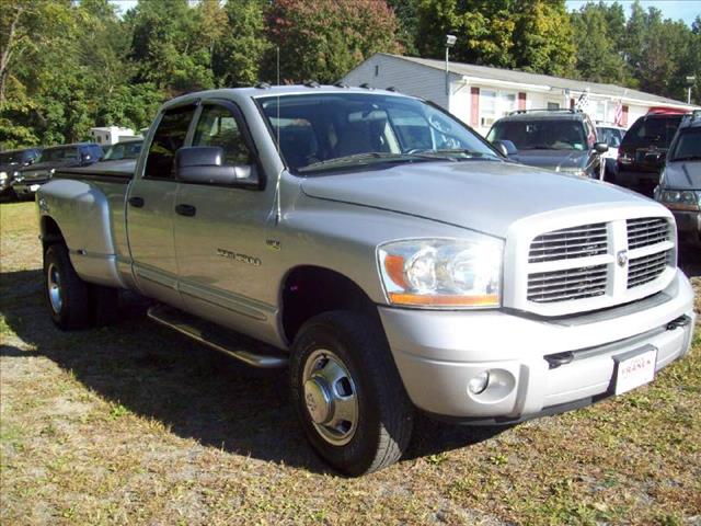 Dodge Ram 3500 4DR 2WD LX AT Pickup Truck