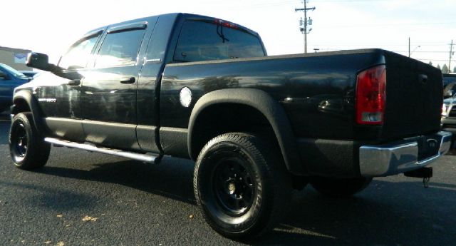 Dodge Ram 3500 2006 photo 2