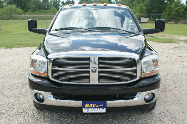 Dodge Ram 3500 2WD Crewmax Short Bed 5.7L Grade (SE) Truck Pickup Truck