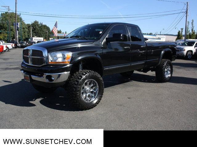 Dodge Ram 3500 Extended GLS Pickup