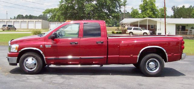 Dodge Ram 3500 2500hd SLT 4WD Pickup Truck