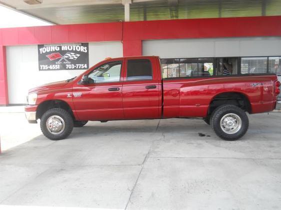 Dodge Ram 3500 Double Cab 4WD V8 4.7 Pickup Truck
