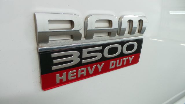 Dodge Ram 3500 2010 photo 1