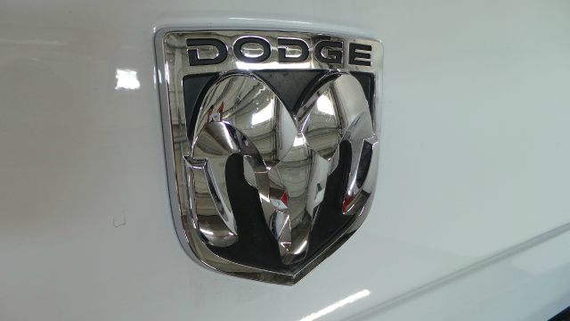 Dodge Ram 3500 2010 photo 2