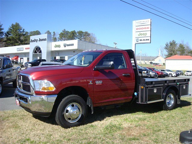 Dodge Ram 3500 2011 photo 2