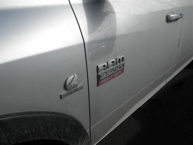 Dodge Ram 3500 2011 photo 2
