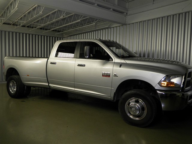 Dodge Ram 3500 2011 photo 2