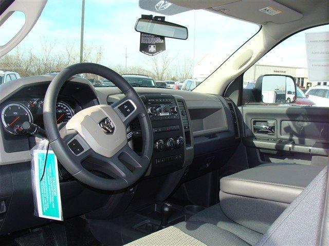 Dodge Ram 3500 2011 photo 2