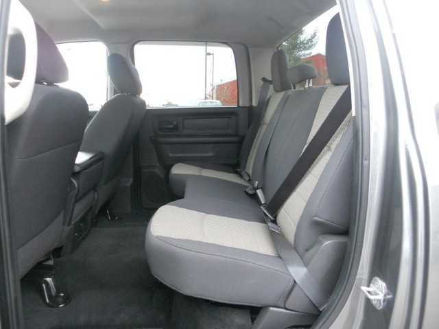 Dodge Ram 3500 2011 photo 2
