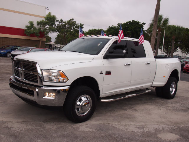 Dodge Ram 3500 2011 photo 2