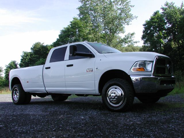 Dodge Ram 3500 2011 photo 2