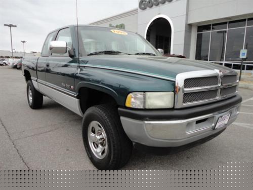 Dodge Ram Pickup 1995 photo 1