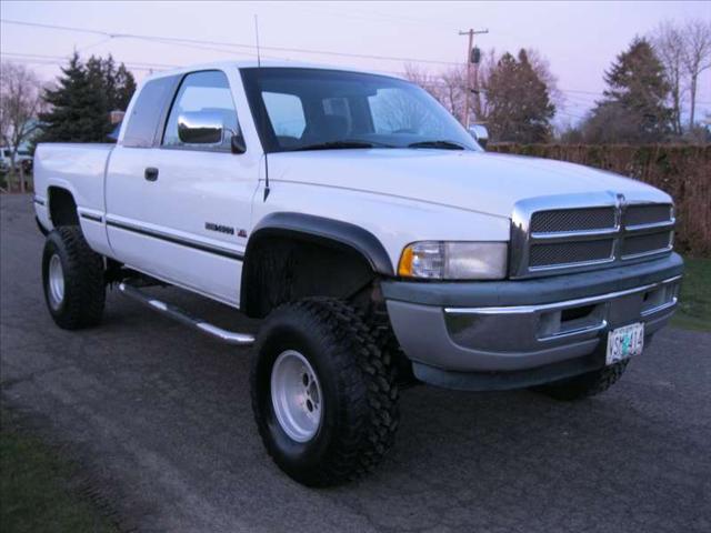 Dodge Ram Pickup 1997 photo 3