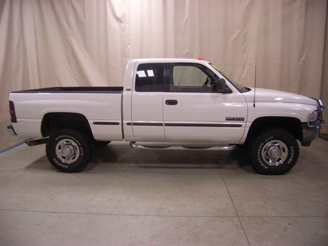 Dodge Ram Pickup 1998 photo 1