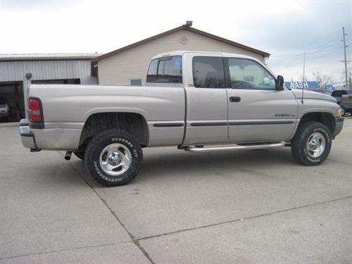 Dodge Ram Pickup 1998 photo 2