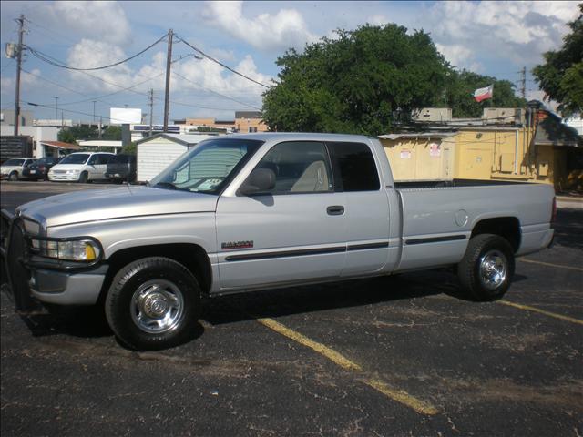 Dodge Ram Pickup Crew Cab Short Box 4-wheel Drive LT Pickup