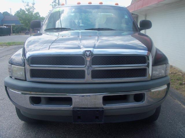 Dodge Ram Pickup 1500 LT 4WD Pickup