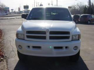 Dodge Ram Pickup 2000 photo 2
