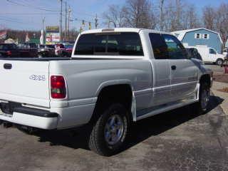 Dodge Ram Pickup 2000 photo 3