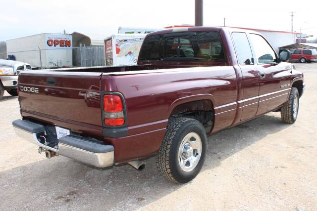 Dodge Ram Pickup 2000 photo 4