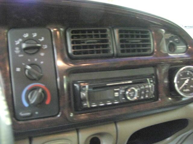 Dodge Ram Pickup 2000 photo 1