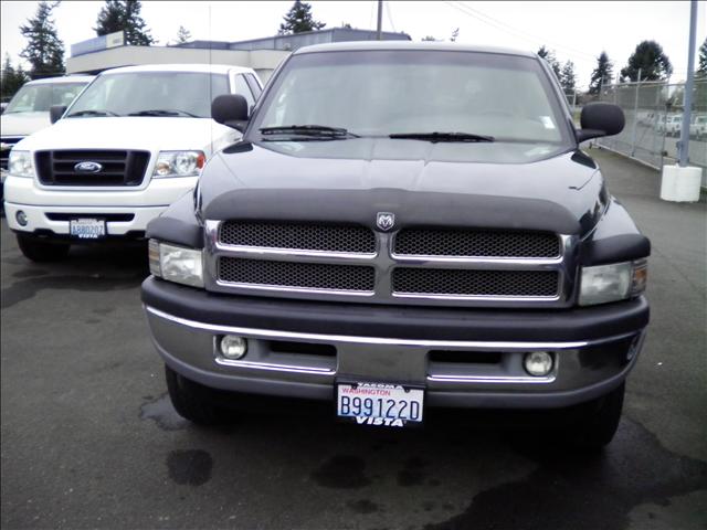 Dodge Ram Pickup 2000 photo 1