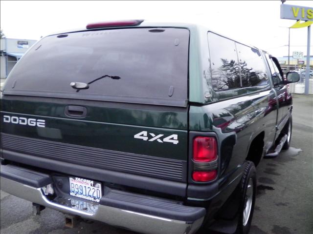 Dodge Ram Pickup 2000 photo 2