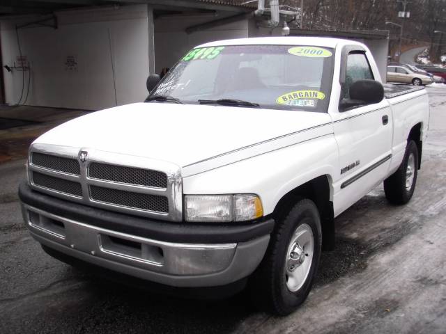 Dodge Ram Pickup 2000 photo 3