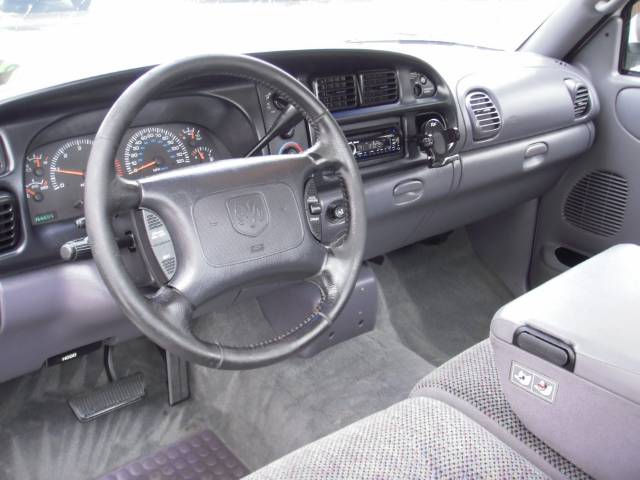 Dodge Ram Pickup 2000 photo 5