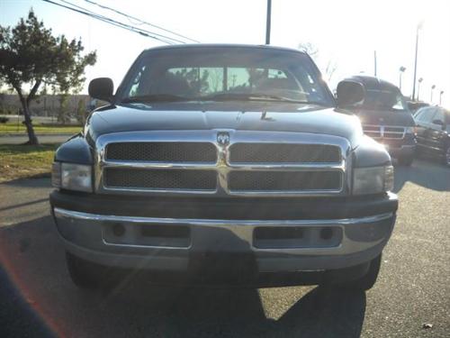 Dodge Ram Pickup 2000 photo 1