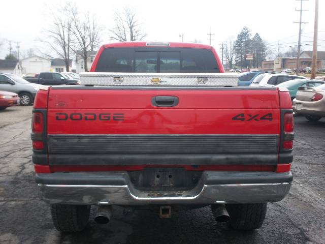 Dodge Ram Pickup 2000 photo 2