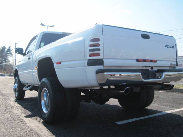 Dodge Ram Pickup 2000 photo 1