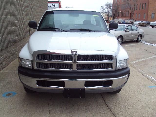 Dodge Ram Pickup 2000 photo 3