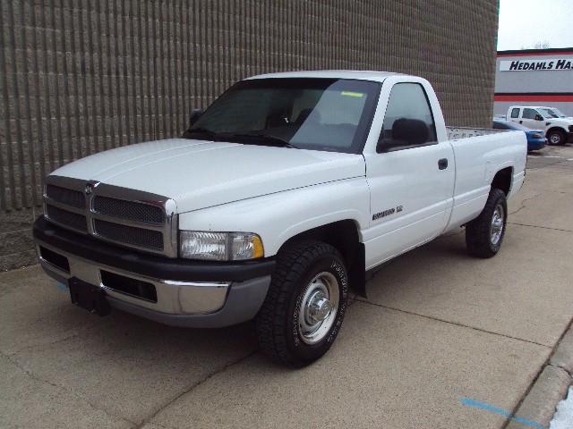 Dodge Ram Pickup 2000 photo 4