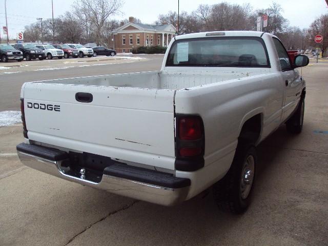 Dodge Ram Pickup 2000 photo 5