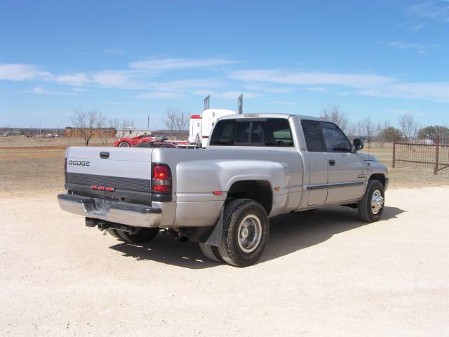 Dodge Ram Pickup 2000 photo 3