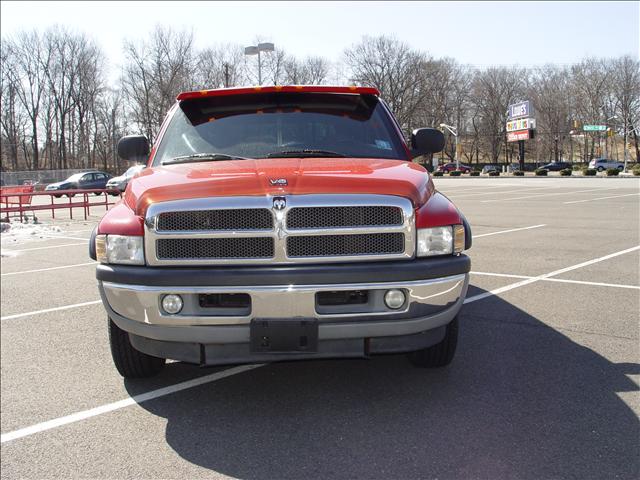 Dodge Ram Pickup 2000 photo 1