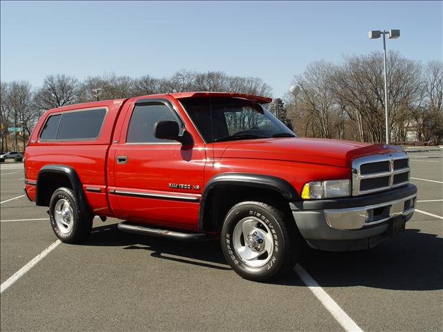 Dodge Ram Pickup 2000 photo 2