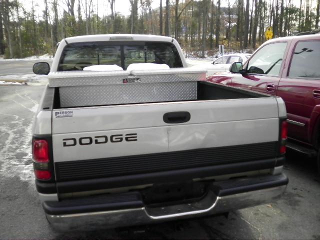 Dodge Ram Pickup 2001 photo 2