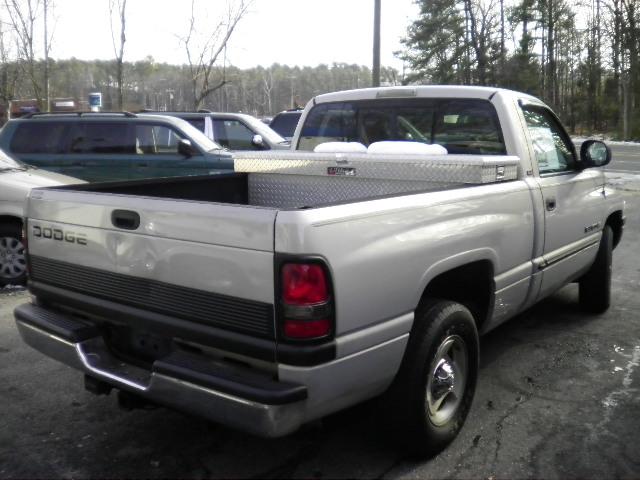 Dodge Ram Pickup 2001 photo 3