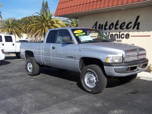 Dodge Ram Pickup 2001 photo 1