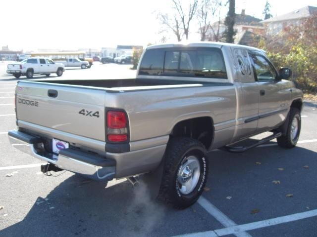 Dodge Ram Pickup 2001 photo 3
